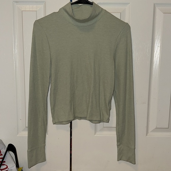American Eagle Outfitters Tops - EUC American Eagle Mock Neck Long Sleeve Top